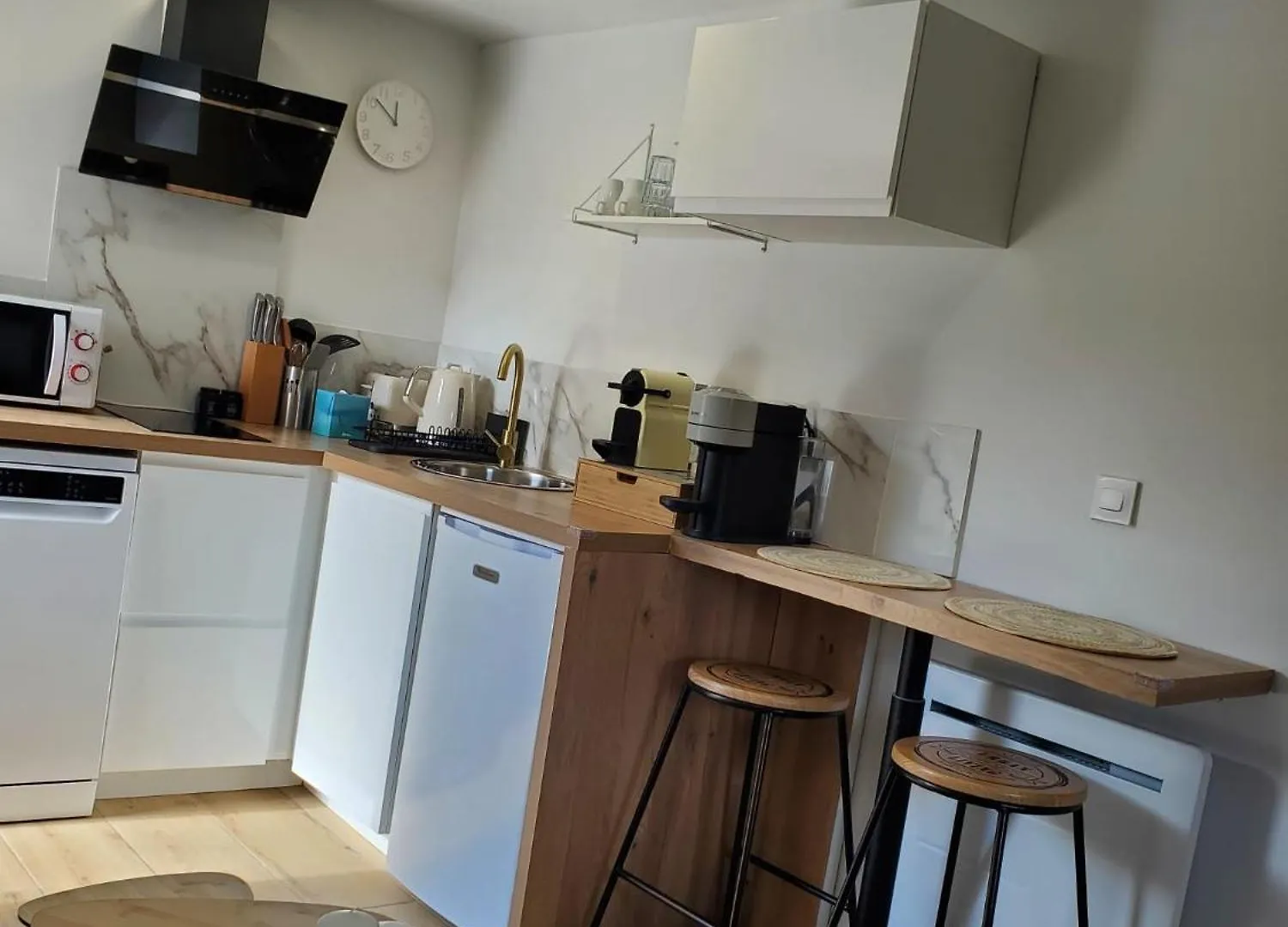 Annecy Poisy Studio A 9 Minutes Du Lac Annecy Avec Piscine Privee フランス